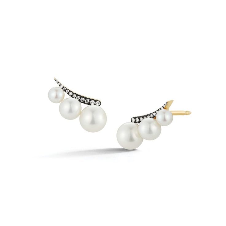 Prive White Pearl Jumbo Ear Climber