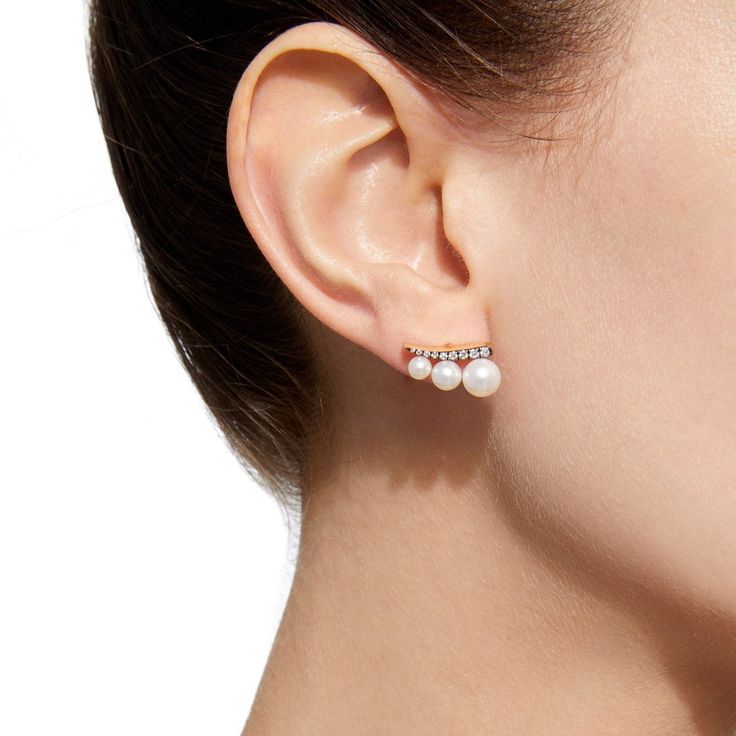 Prive White Pearl Ear Climber