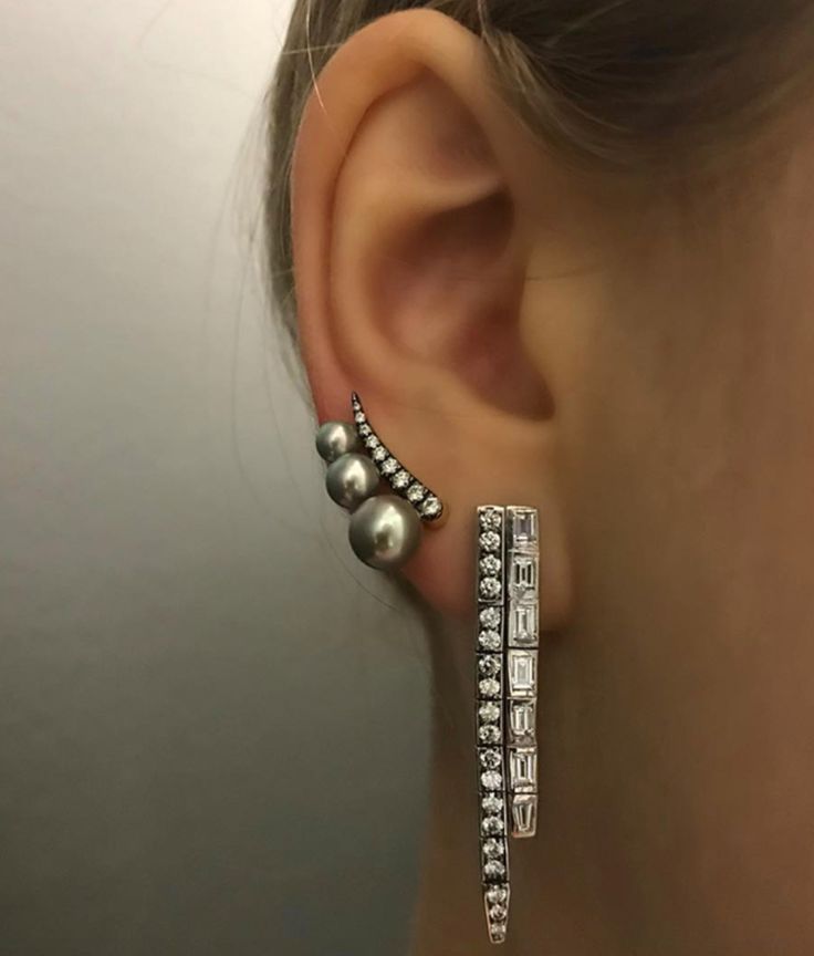 Prive Grey Pearl Ear Climber