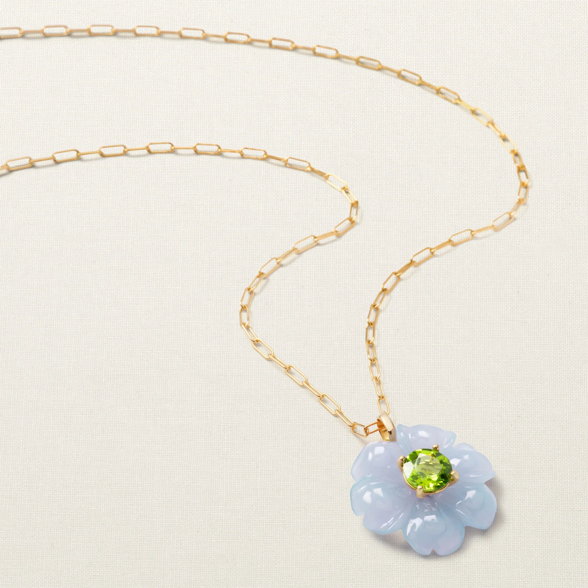 Oasis Flower Pendant XL Chalcedony Peridot