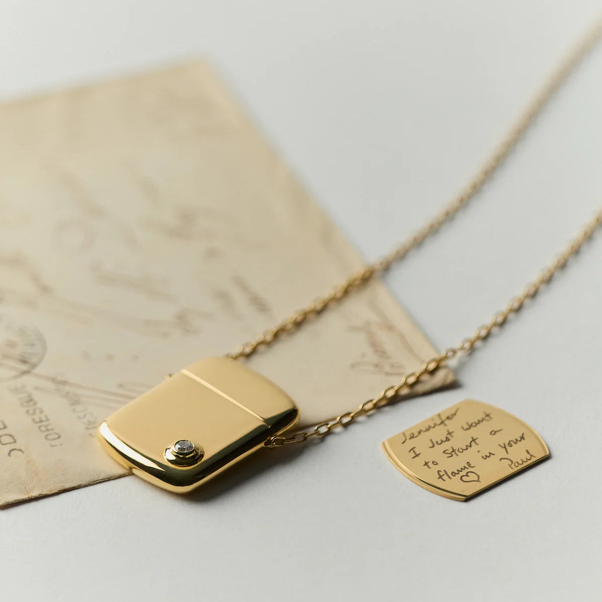 J Memento Pendant 18k Gold Necklace with Solitaire Diamond