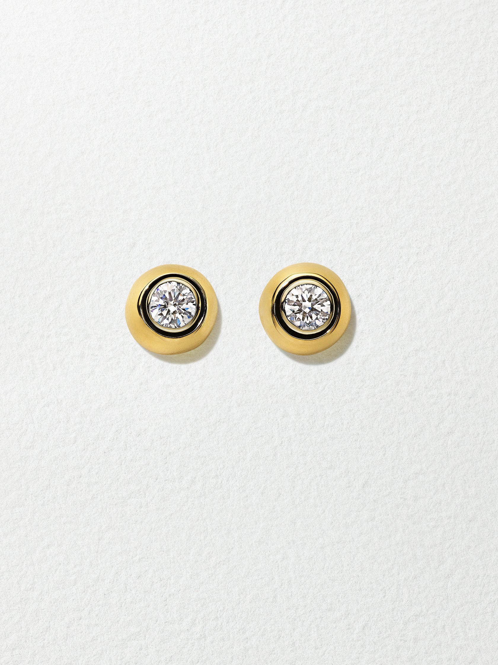 18K Yellow Gold Round Brilliant Cut Diamond Studs