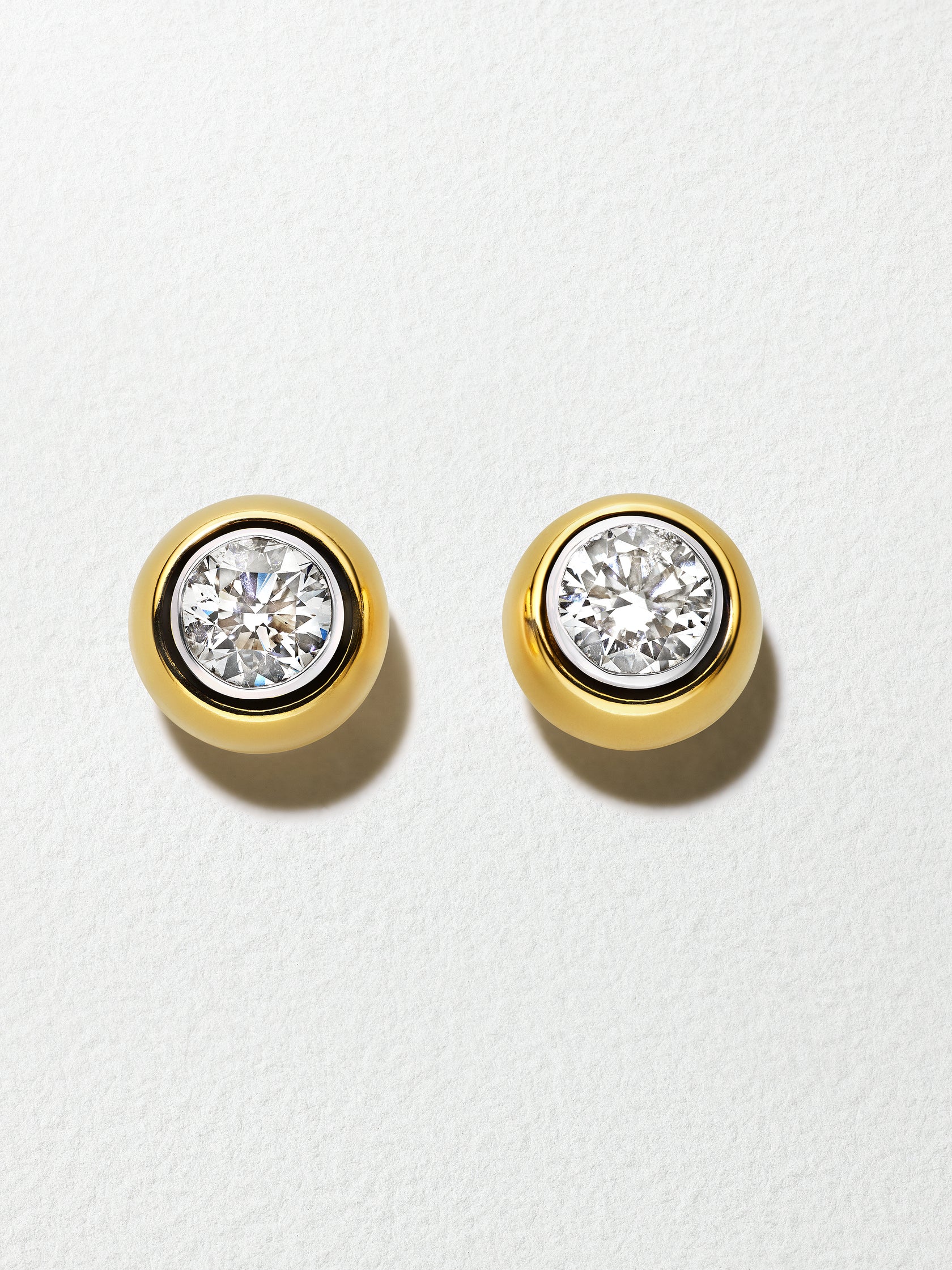 18K Yellow Gold Round Brilliant Cut Diamond Studs