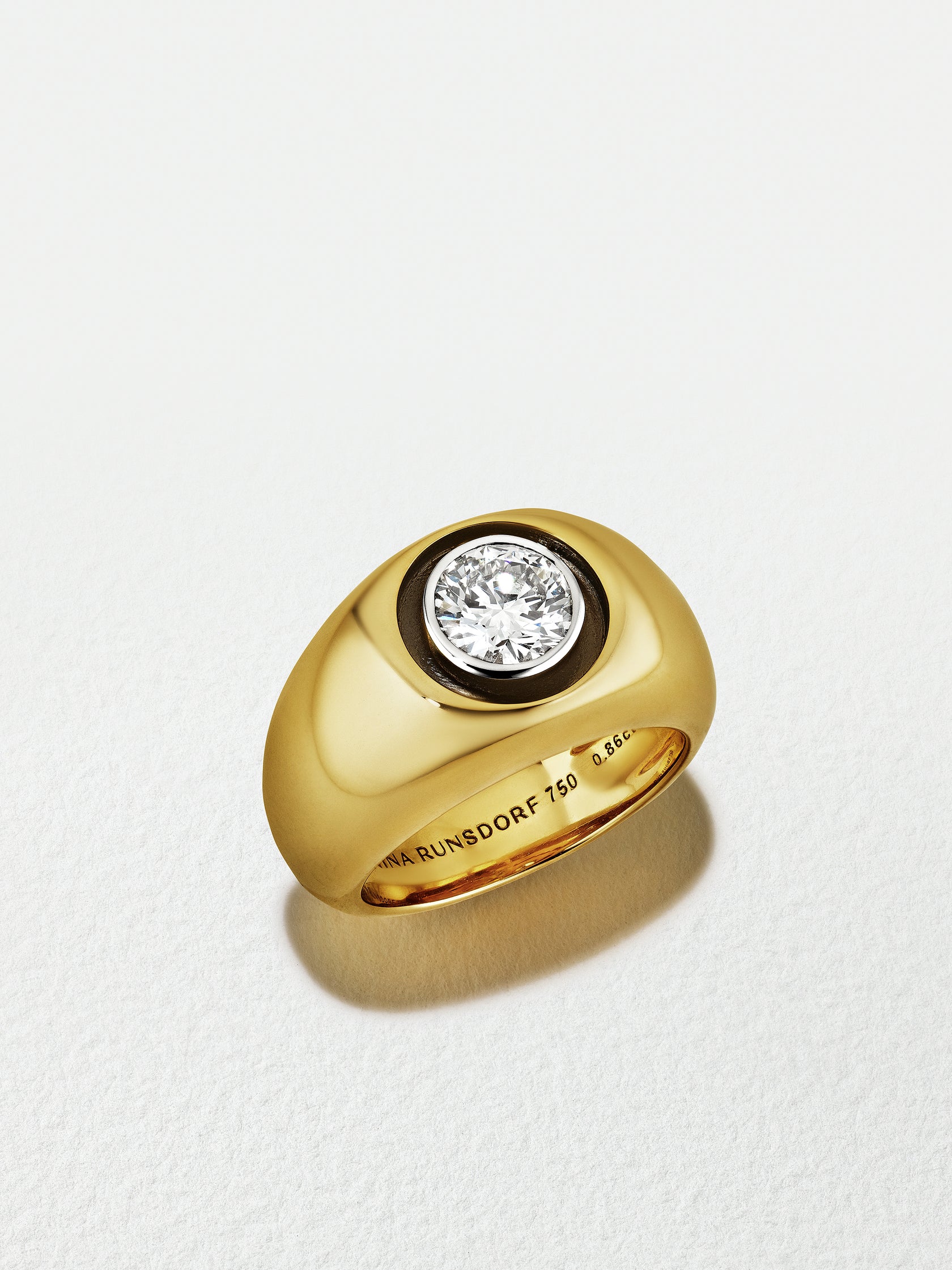18K Yellow Gold Round Brilliant Cut Diamond Pinky Ring