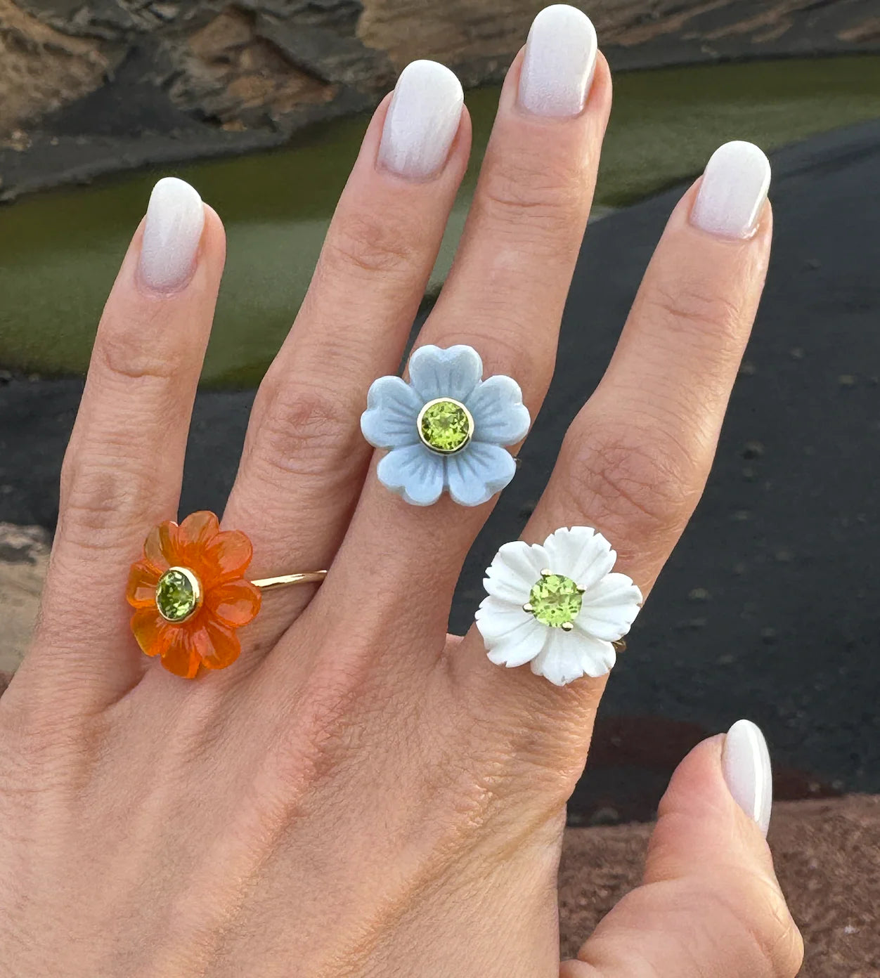 Hibi Ring Small White Opal Peridot