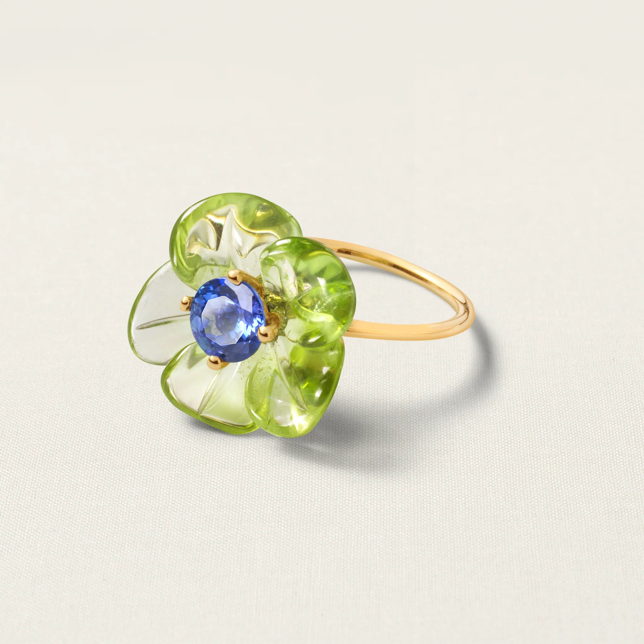Island Flower Ring Medium Peridot Tanzanite