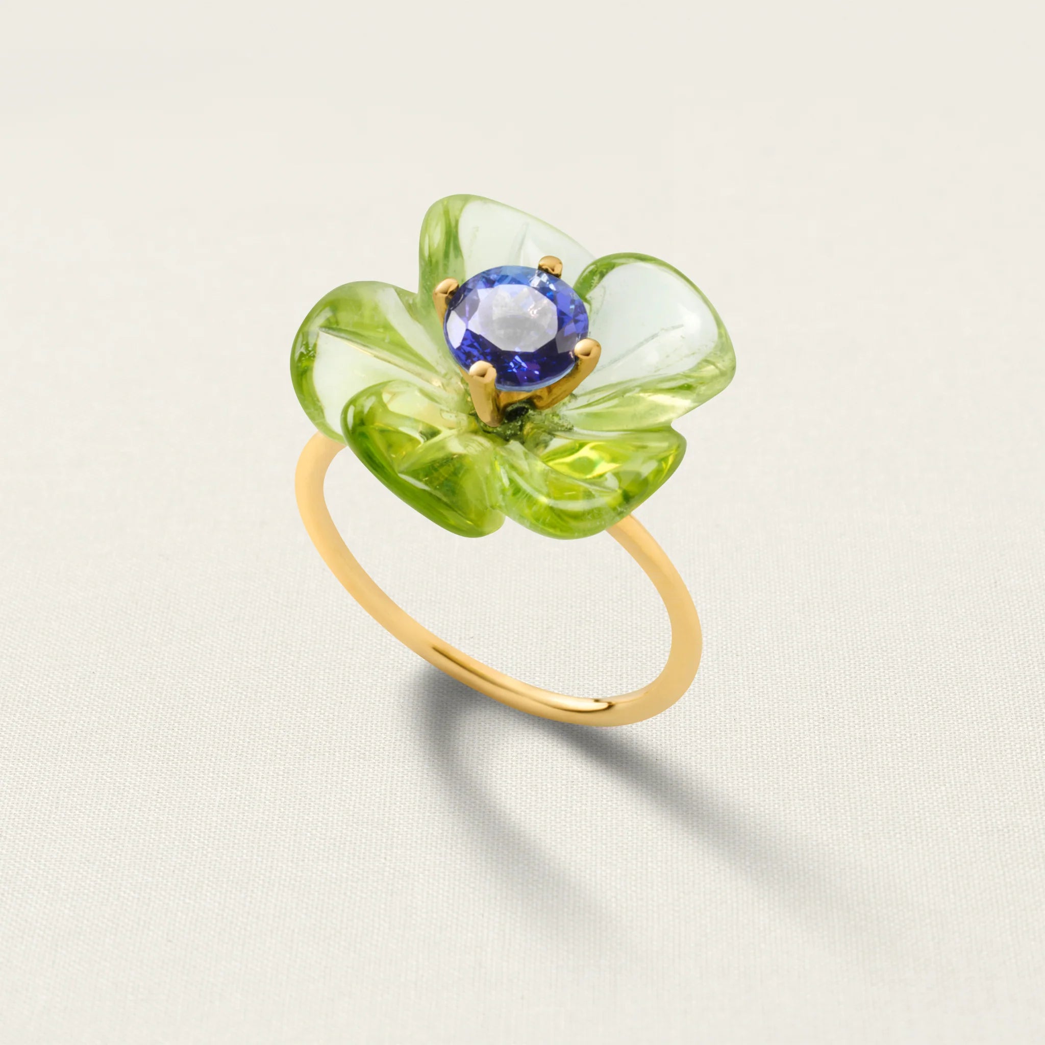 Island Flower Ring Medium Peridot Tanzanite