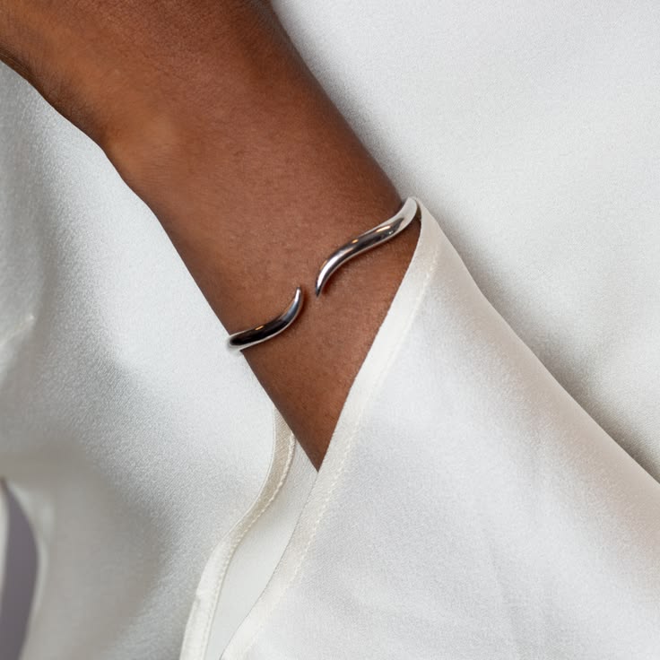 Ivy Gold Wave Cuff