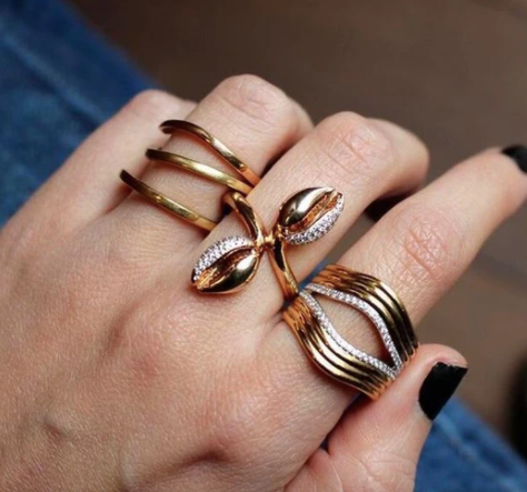 Berceau Huit Gold and Diamond Ring