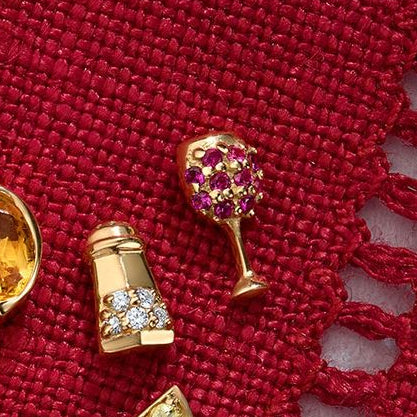 Cocktail Red Wine Glass Mini Stud