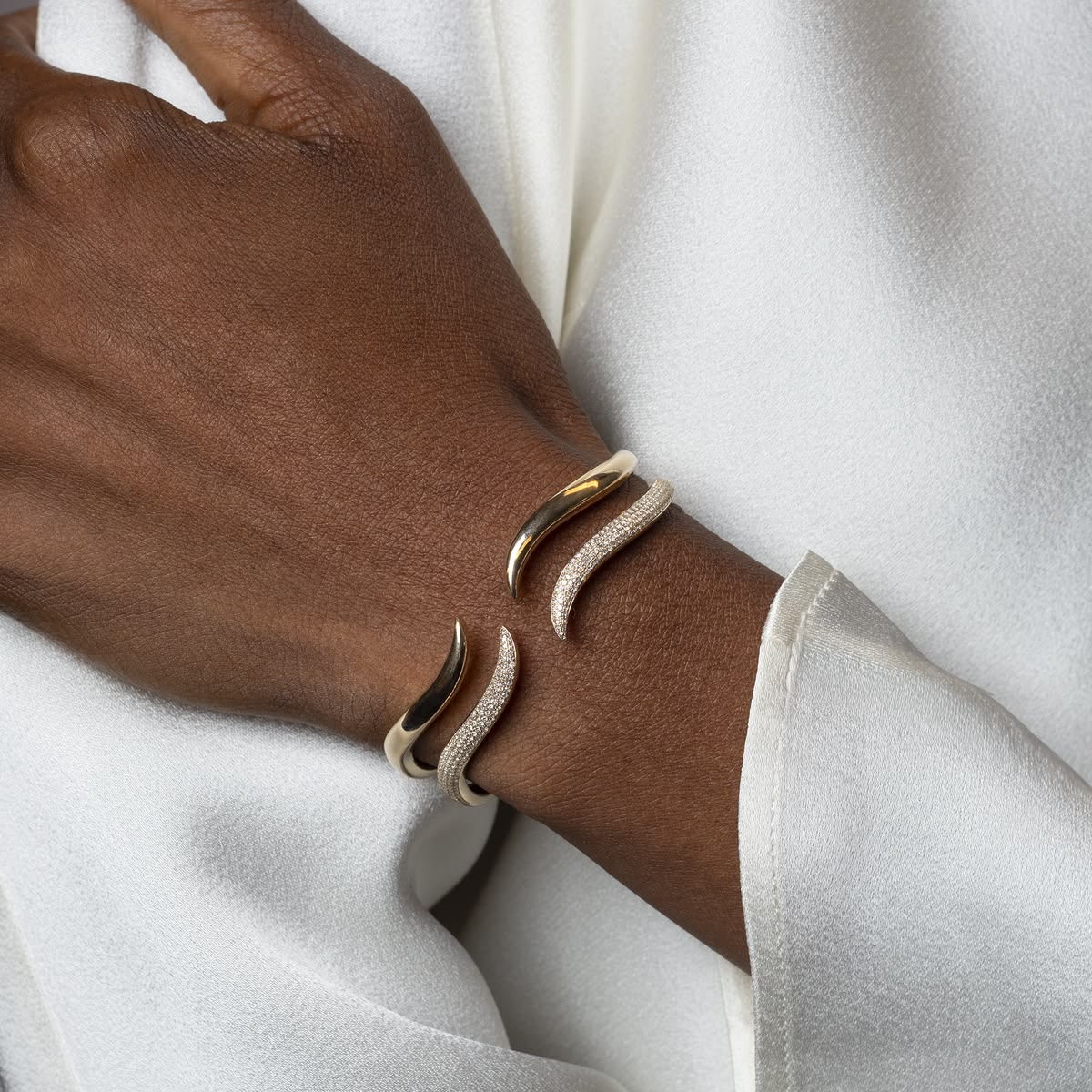 Ivy Gold Wave Cuff