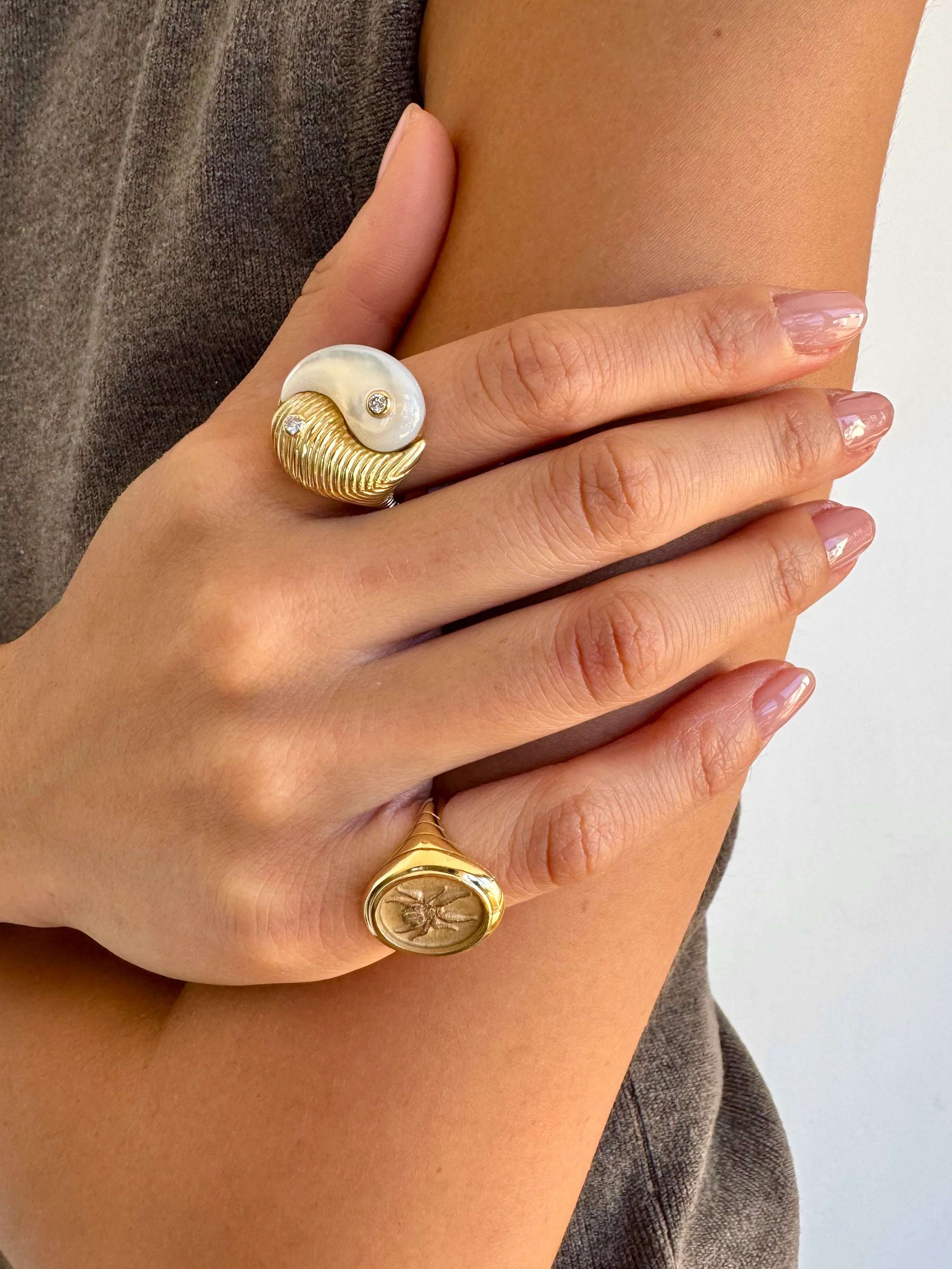 Yin Yang Ring - Mother of Pearl