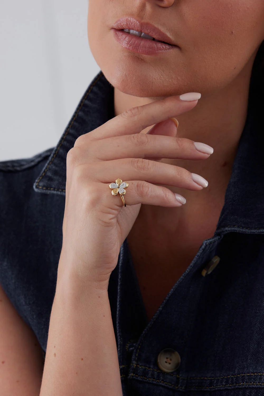 Lierre Gold and Diamond Pear Diamond and Flower Pinky Ring