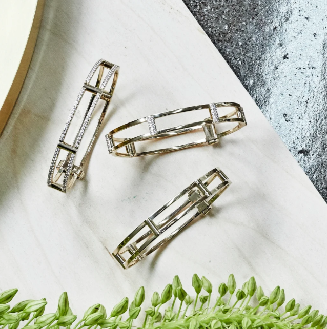 Locking Cage Bracelet With Diamond Posts