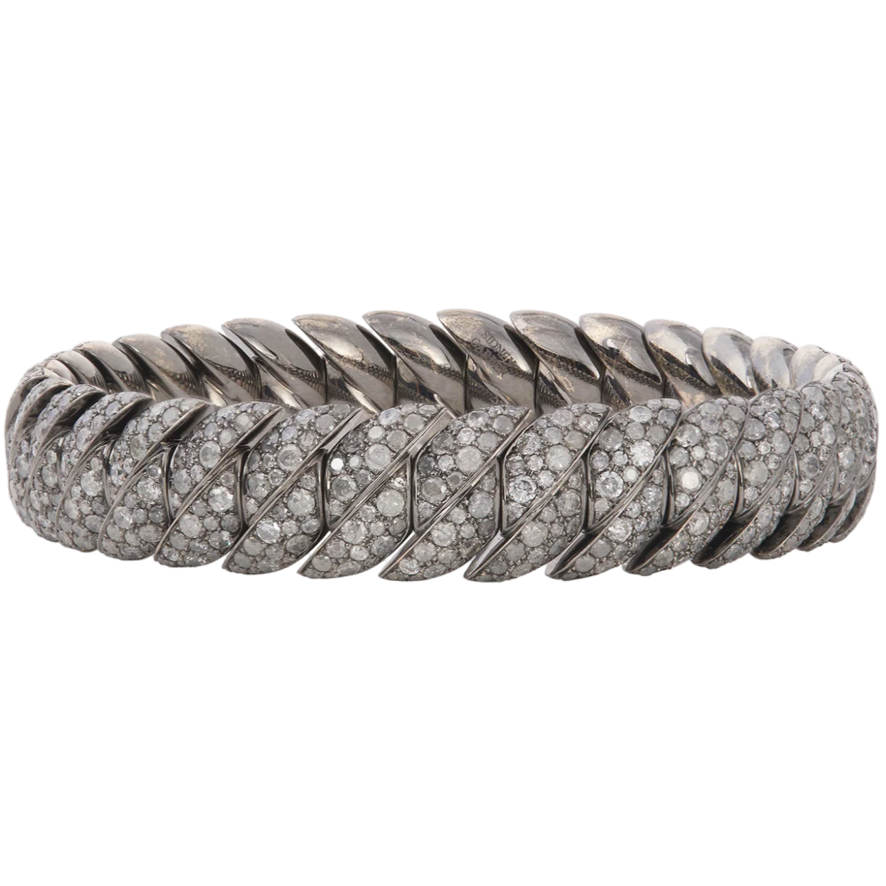 Narrow Polish Wave Link Bracelet With Diamonds