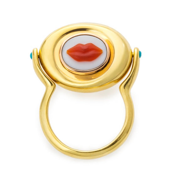 Lady is a Tramp Lips Flip Ring