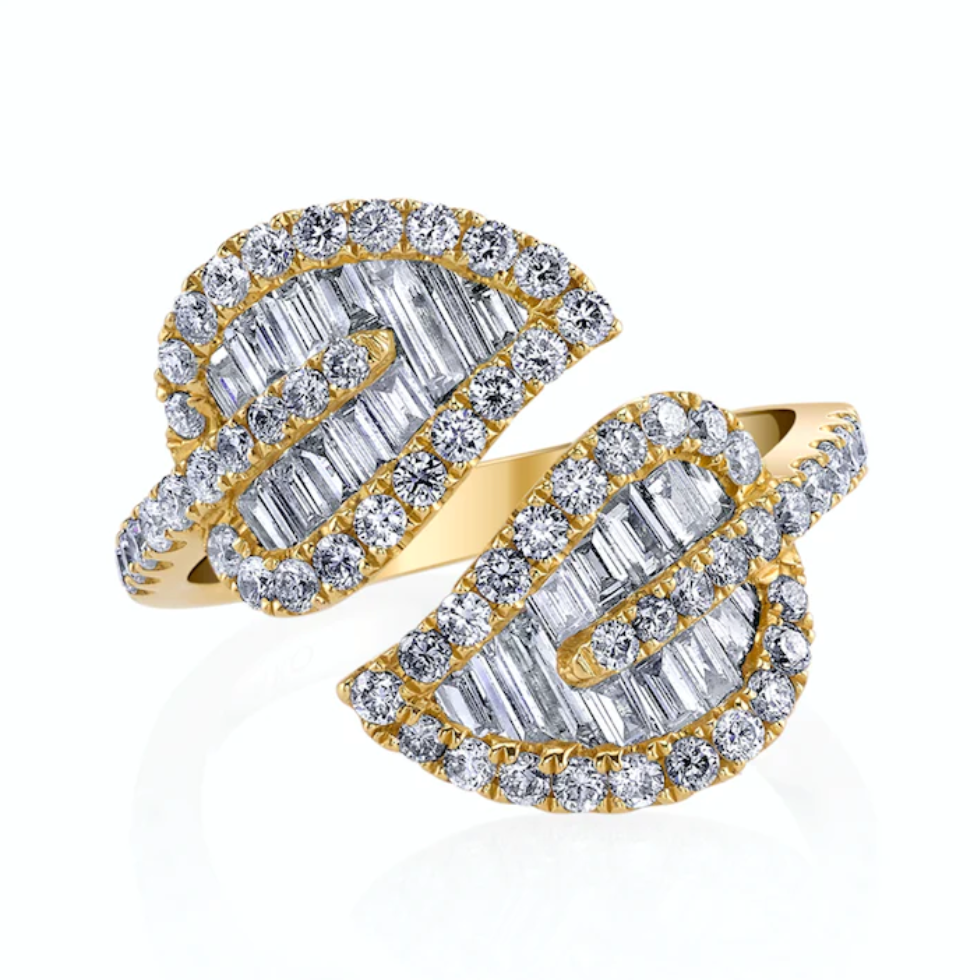 Medium Diamond Leaf Ring in Yellow Gold