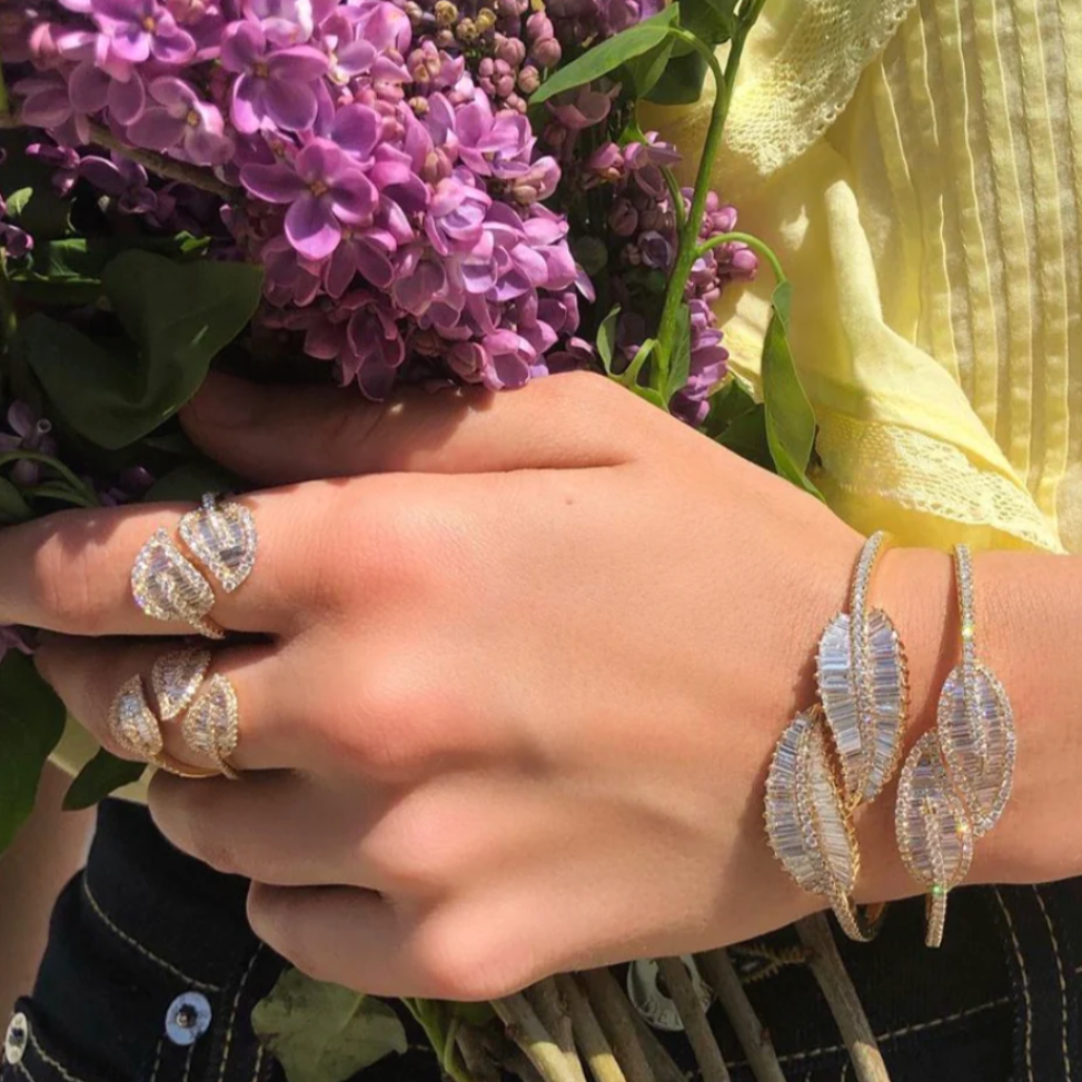 Medium Diamond Leaf Ring in Rose Gold